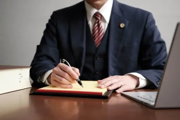 ラピスの領収書・経費精算ファクタリングでお悩みの方は弁護士にご相談ください!